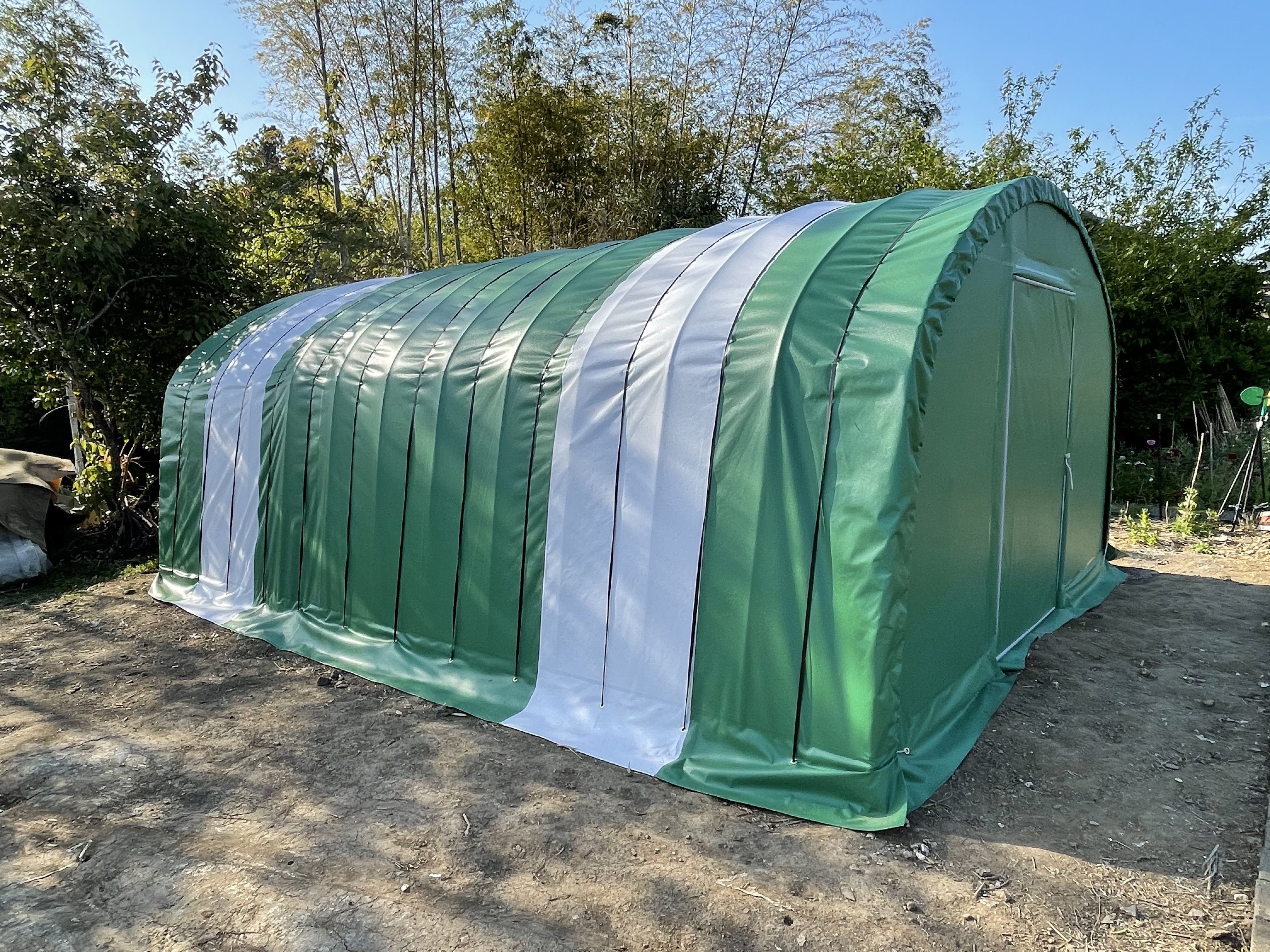大分県臼杵市にて農機具用のテント倉庫（小型）を製作致しました。